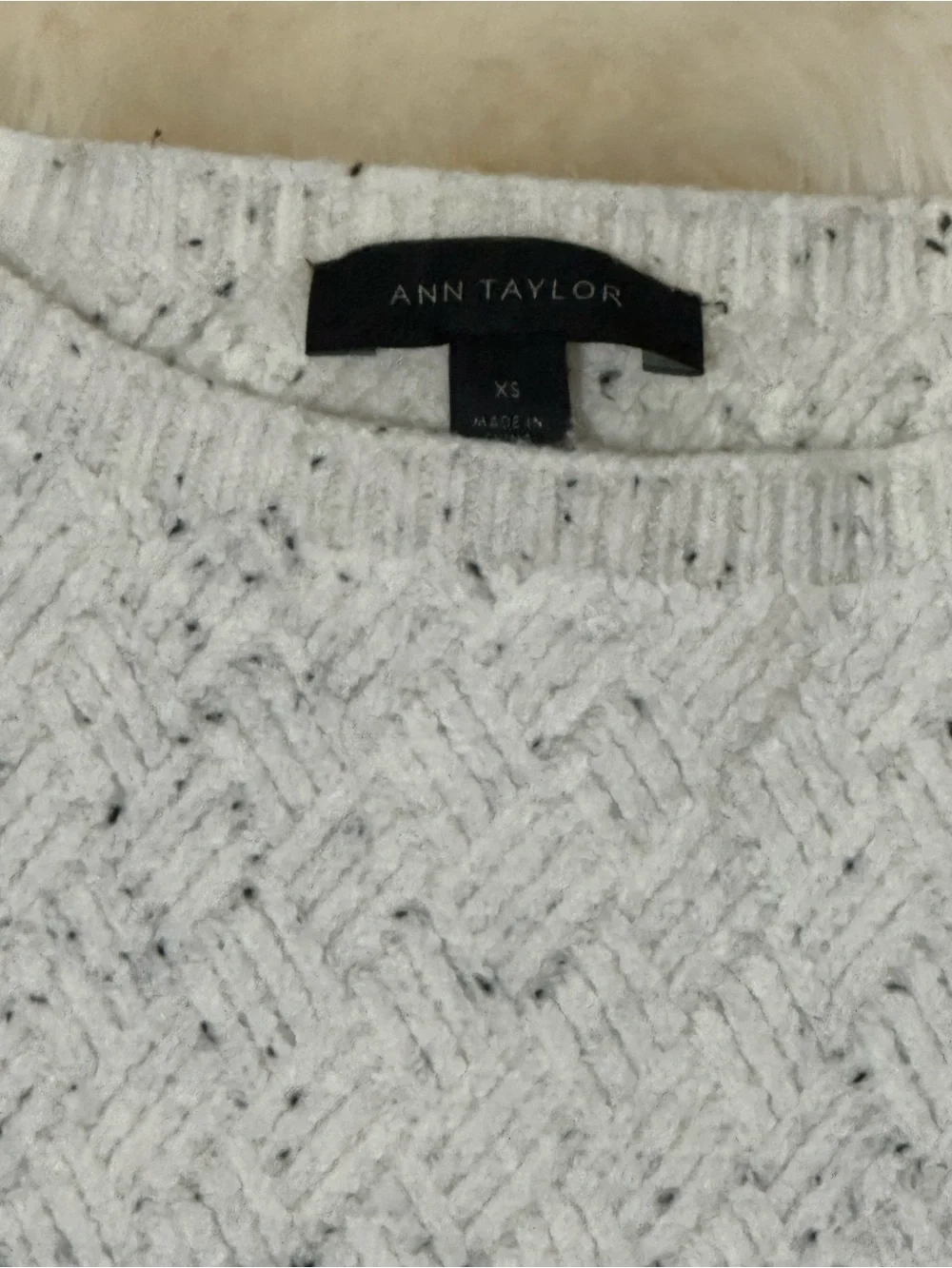 Ann Taylor Women’s Cream Speckled Knit Sweater Size XS